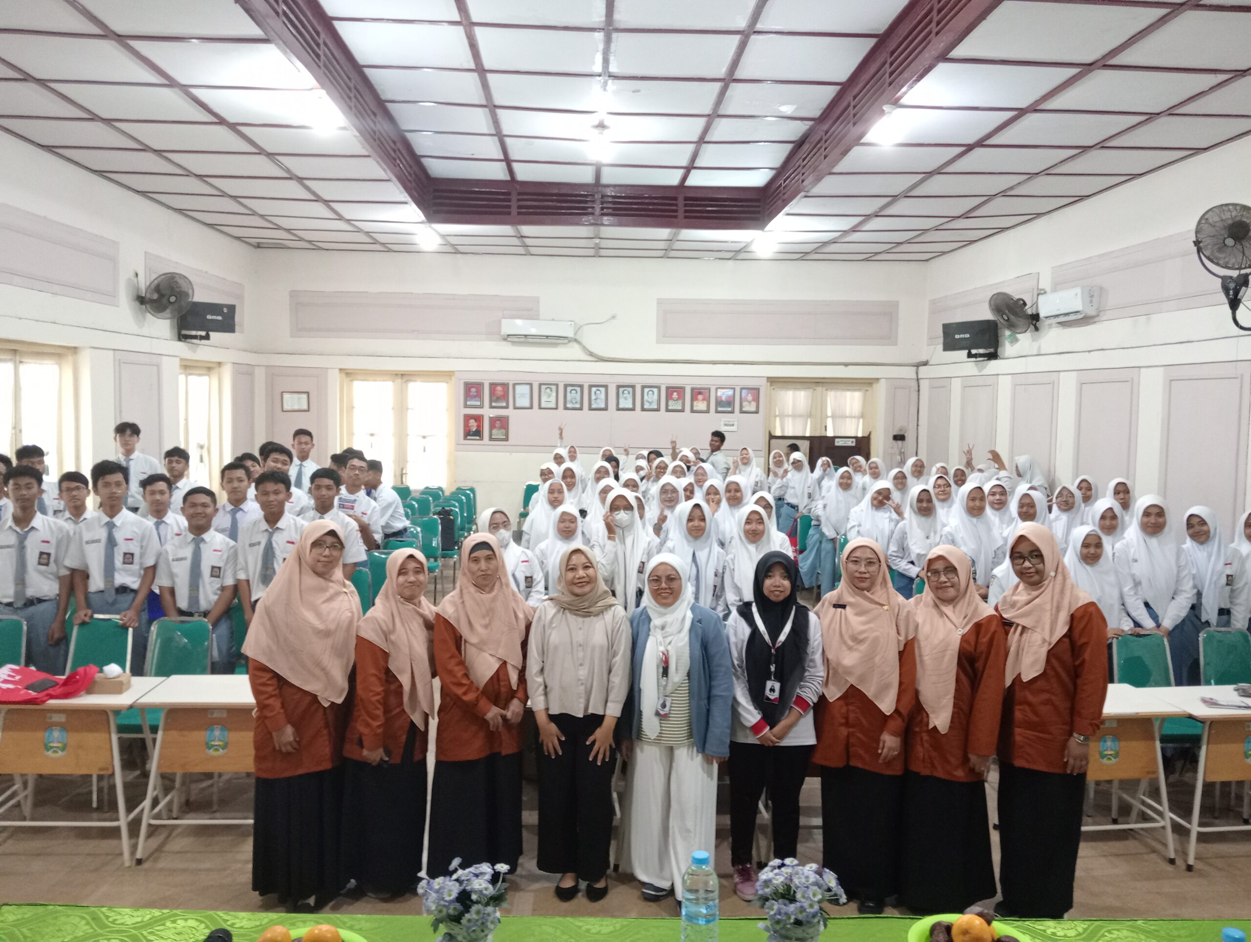 Sastra Lingua Indonesia dan Education USA Gelar Kegiatan School Outreach di SMAN 1 dan SMAN 4 Bangkalan