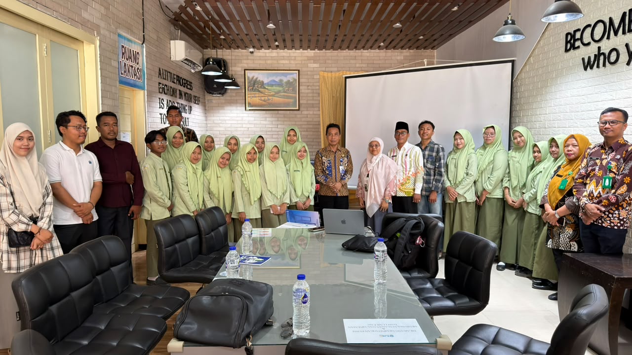 Sastra Lingua Indonesia Kolaborasi dengan EJSC Bakorwil Pamekasan Gelar Kelas Professional Efficient Communication